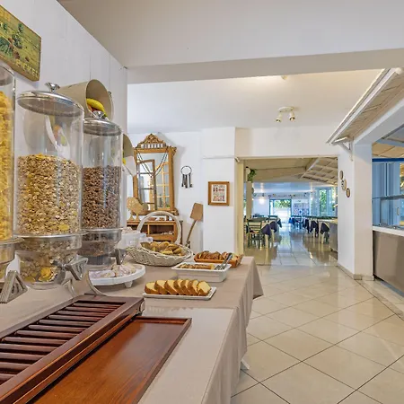 娜塔莉亚酒店 依克希亚