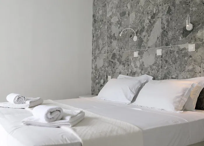 Nathalie ホテル 3*