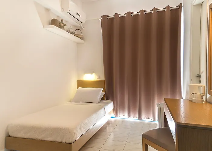 ホテル Nathalie イキソス