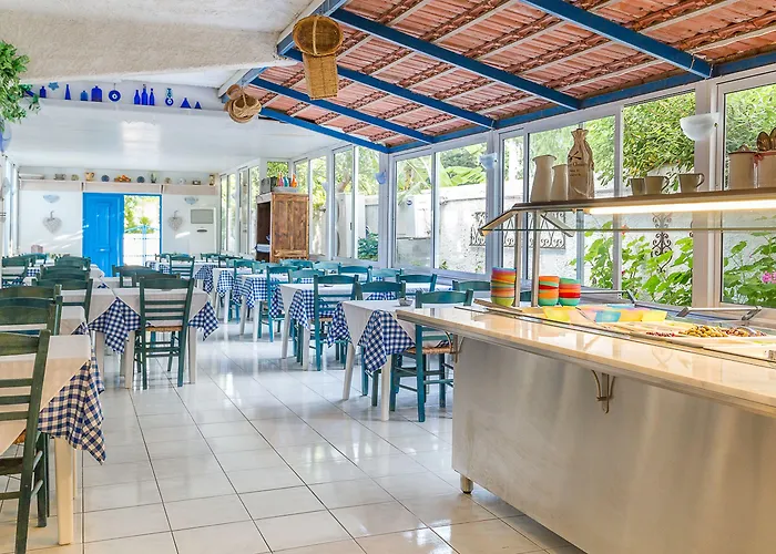 Nathalie ホテル イキソス